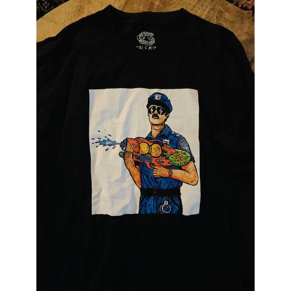 Salem 7 Graphic T-shirt Police Office Water Gun Xtra Large XL
